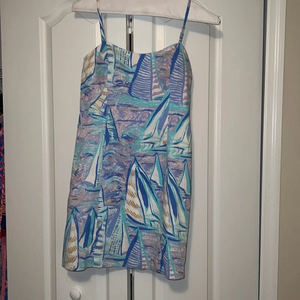 Lilly Pulitzer Blue Boats Dress. Zipper and tie back. Size 4. Great condition.